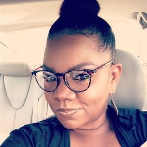 Meet your Posher, Dana